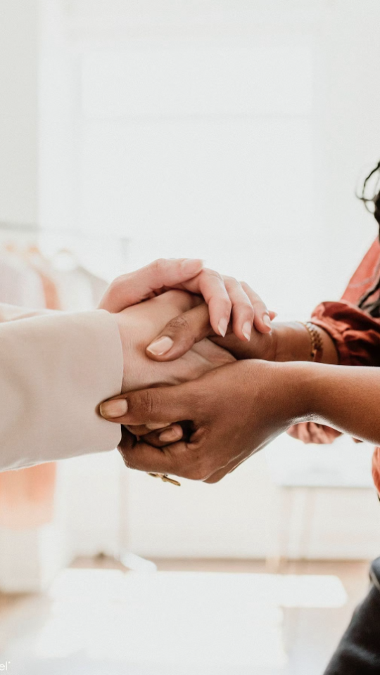 Tu continues. Mais à quel prix ? Fatigue persistante. Irritabilité. Anxiété latente. Difficulté à décrocher, même le soir ou le week-end. Tu t’adaptes, encore. Ton corps aussi. Mais il commence à s’user.